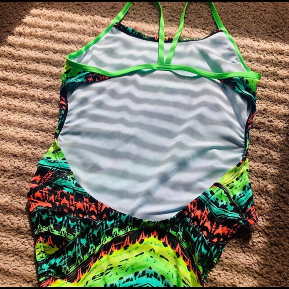 Nike Swimsuit - Picture 3 of 4